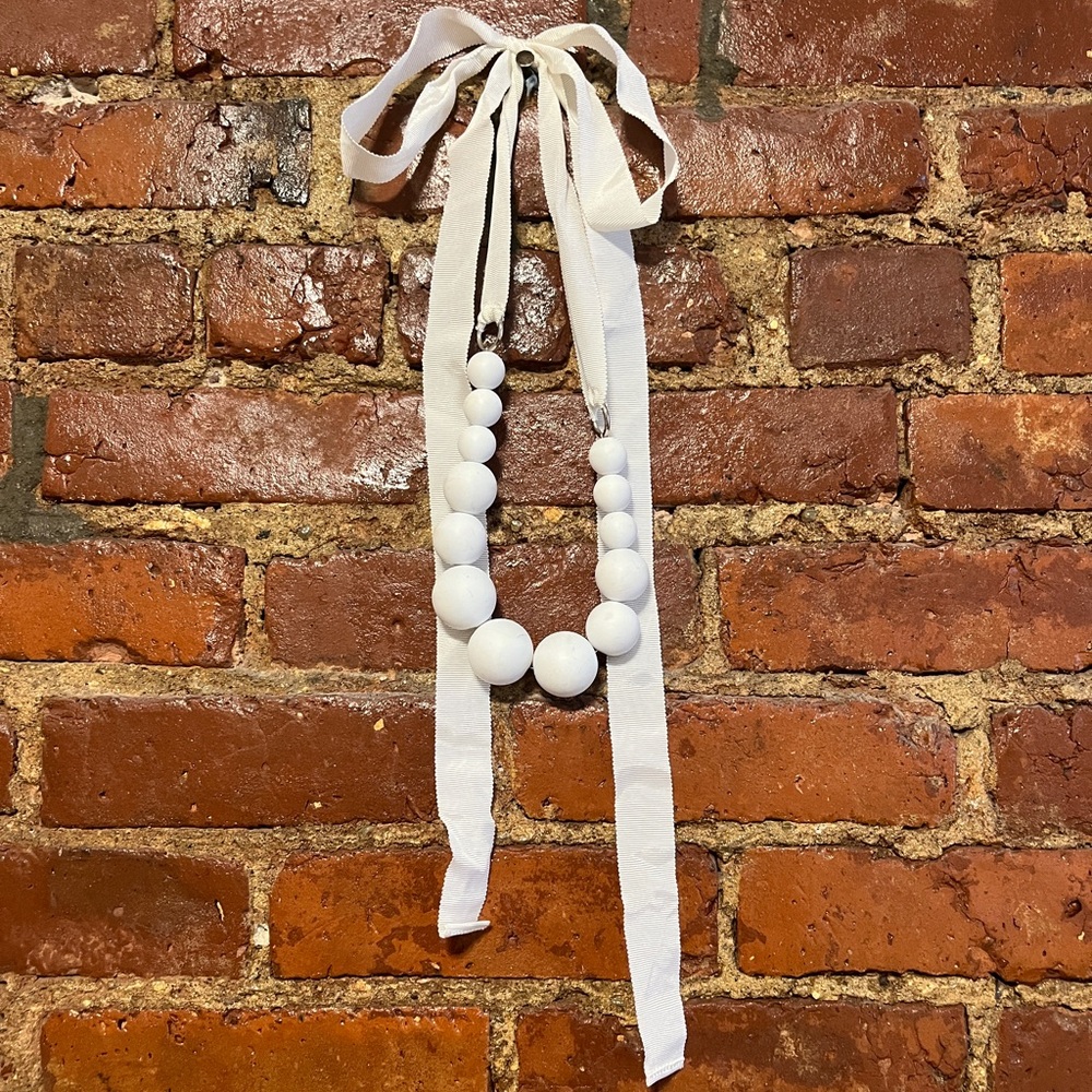 Cynthia Rowley White glass beaded necklace